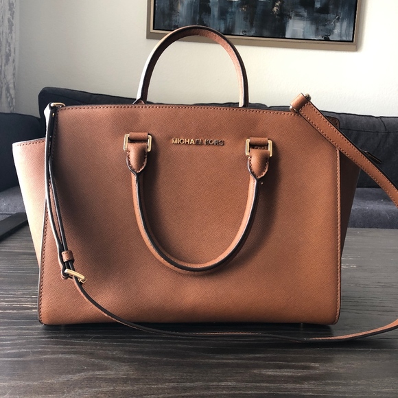 Michael Kors Handbags - Michael Kors Selma Bag
